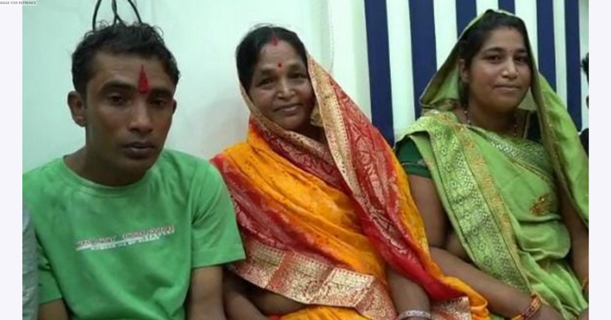 Family of 5 sisters meet with their brother who went missing over 17 years ago ahead of Raksha Bandhan in MP’s Mandsaur